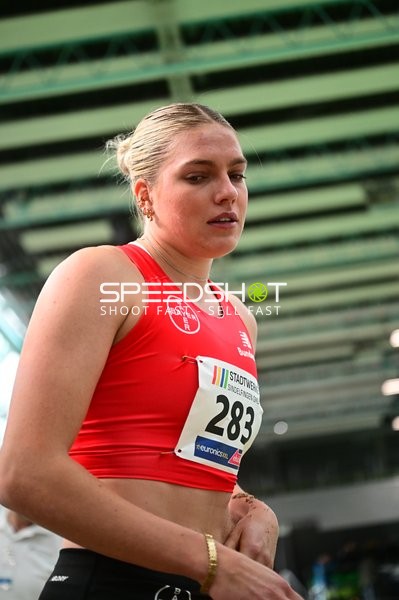 Athletin mit Startnummer 283