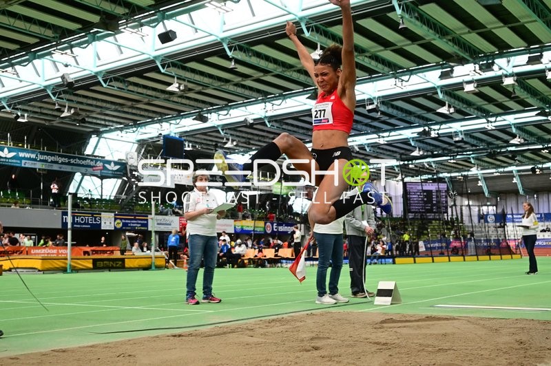 Startnummer 277 beim Weitsprung