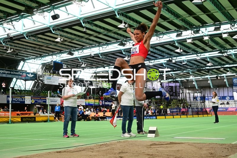 Startnummer 277 im Weitsprung