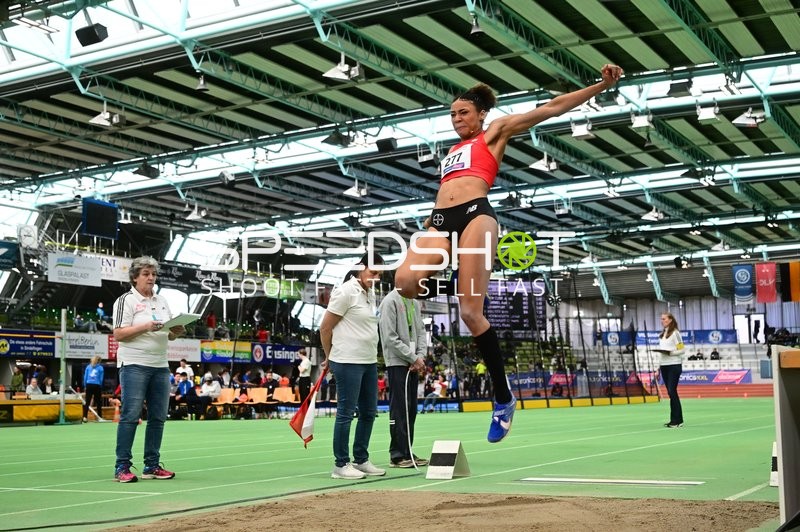 Weitsprung mit {null_277}