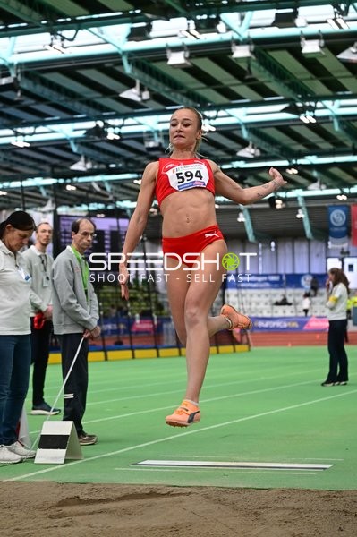 Startnummer 594 beim Weitsprung