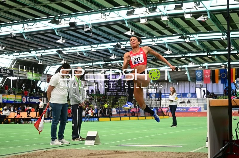 Startnummer 277 beim Weitsprung