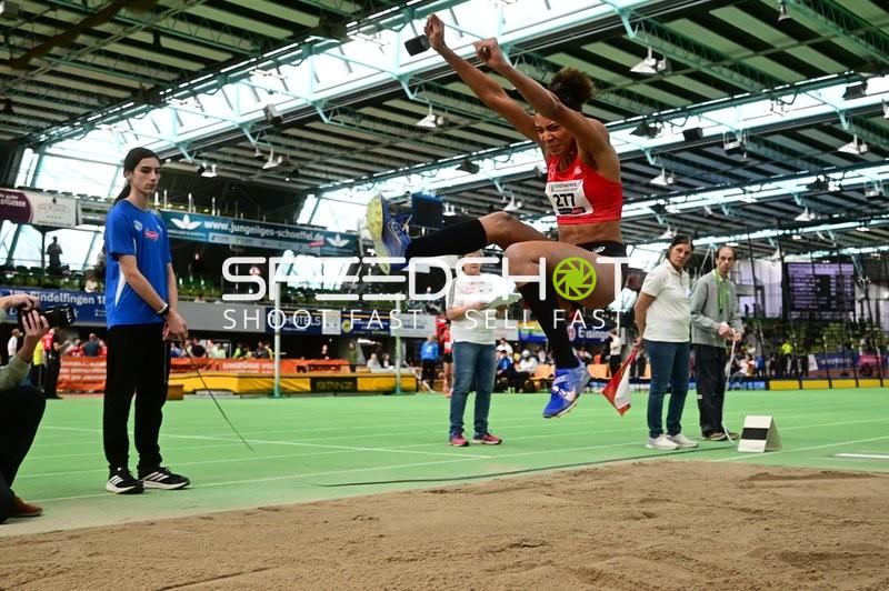 Weitsprung im Glaspalast Sindelfingen