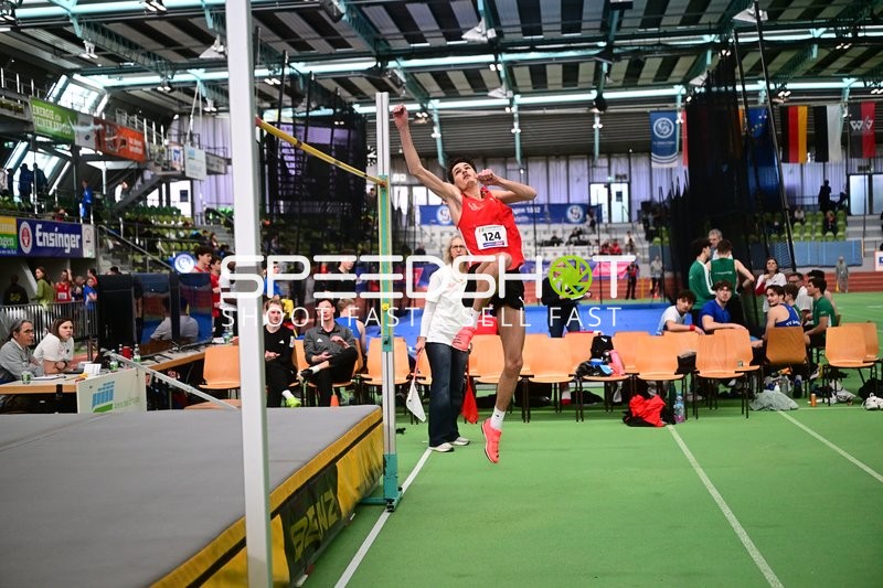Startnummer 124 beim Hochsprung