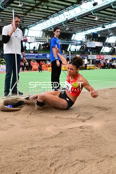 Weitsprung im Glaspalast Sindelfingen