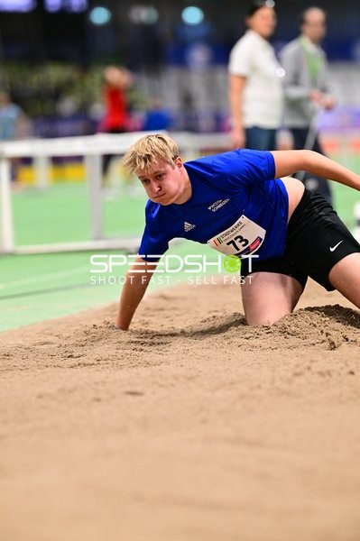 Startnummer 73 beim Weitsprung