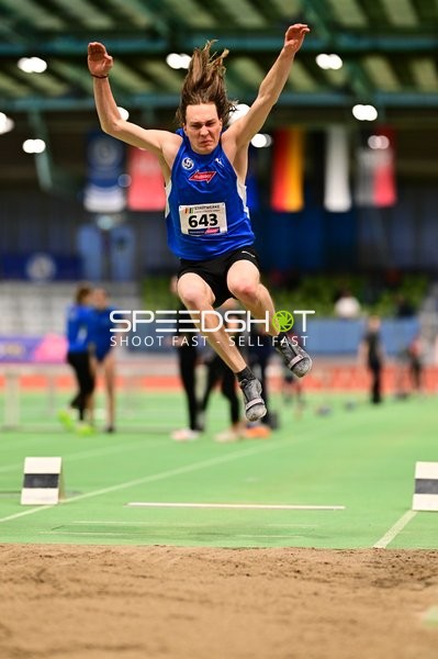 Startnummer 643 beim Weitsprung
