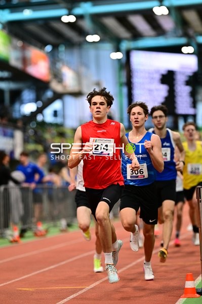 Läufer mit Startnummern 214 und 306