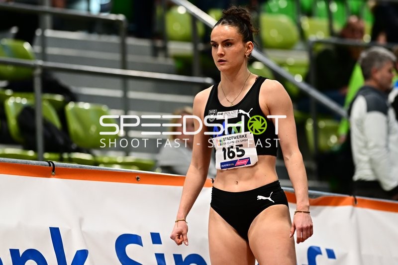 Athletin mit Startnummer 165 im Glaspalast