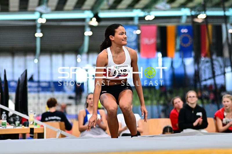 Startnummer 698 beim Absprung