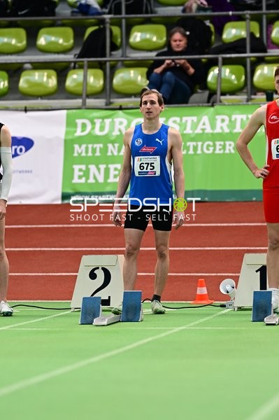 Athlet mit Startnummer 675 am Start