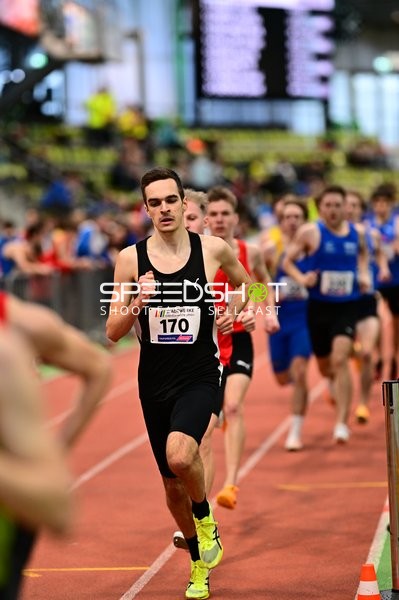 Startnummer 170 führt Hallenlauf an
