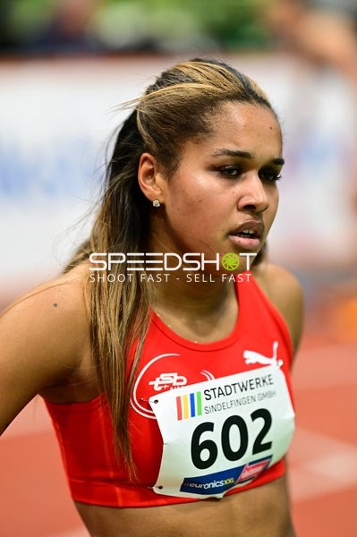 Athletin mit Startnummer 602