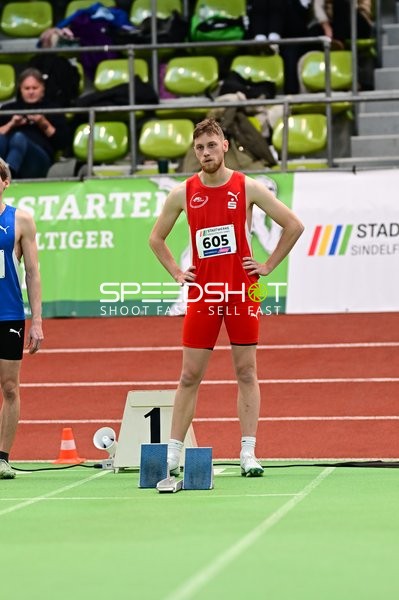 Athlet mit Startnummer 605 am Start