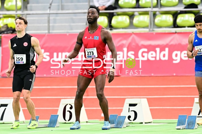 Athleten vor dem Start im Glaspalast