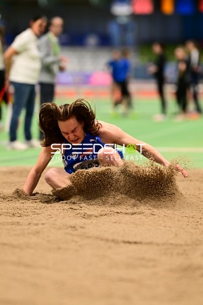 Weitsprung im Glaspalast