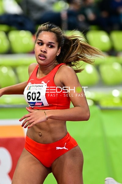 Athletin mit Startnummer 602