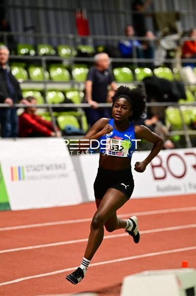 Startnummer 632 sprintet im Glaspalast