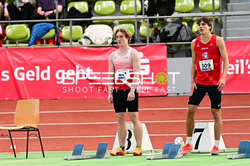 Athleten mit Startnummern 441 und 309 am Start