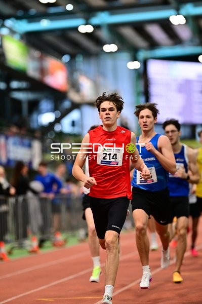 Startnummer 214 führt Rennen an