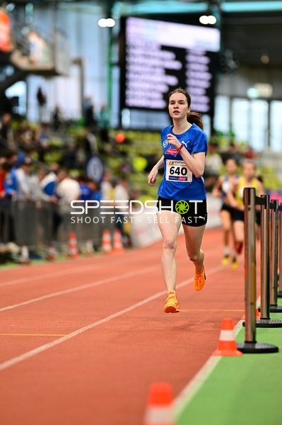 Athletin mit Startnummer 640 in Aktion