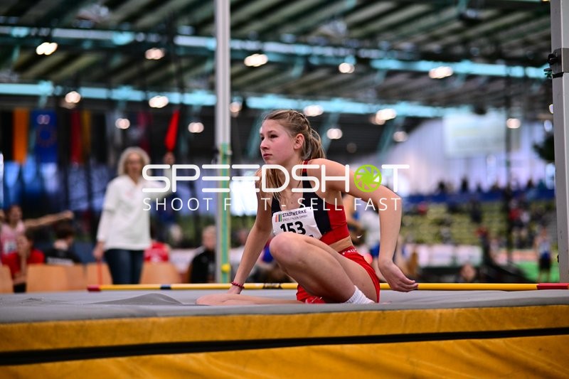 Athletin mit Nummer 153 im Glaspalast