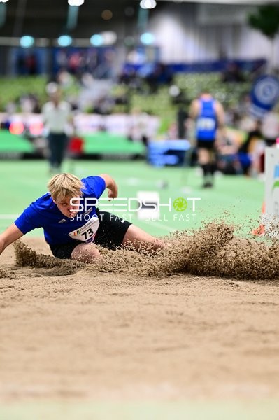 Weitsprung im Glaspalast