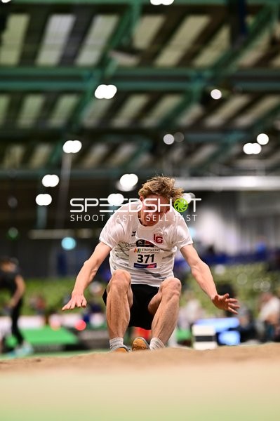Startnummer 371 beim Weitsprung