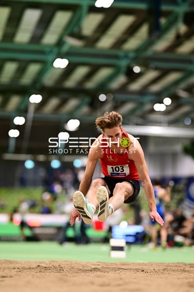 Startnummer 103 beim Weitsprung
