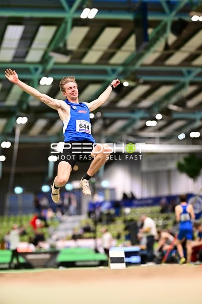 Weitsprung mit {null_644}