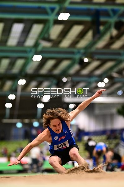 Startnummer 643 beim Weitsprung