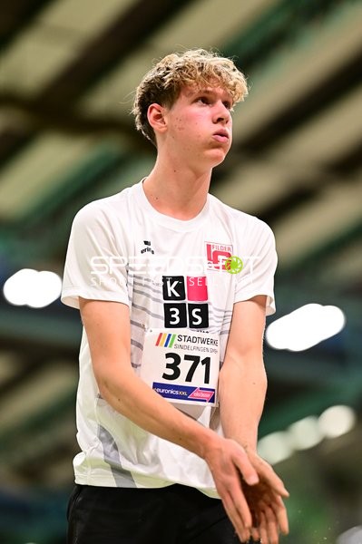 Athlet mit Startnummer 371 im Glaspalast