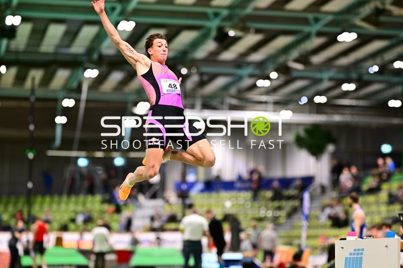 Startnummer 48 im Sprung