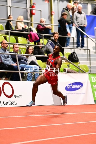 Startnummer 273 sprintet im Glaspalast