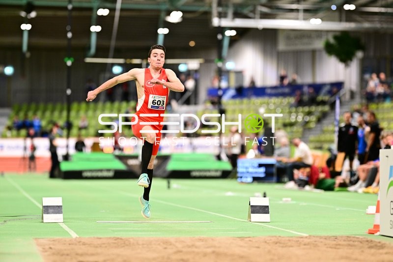 Startnummer 603 beim Weitsprung