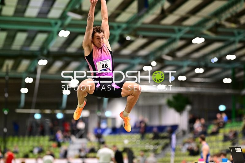 Startnummer 48 im Sprung