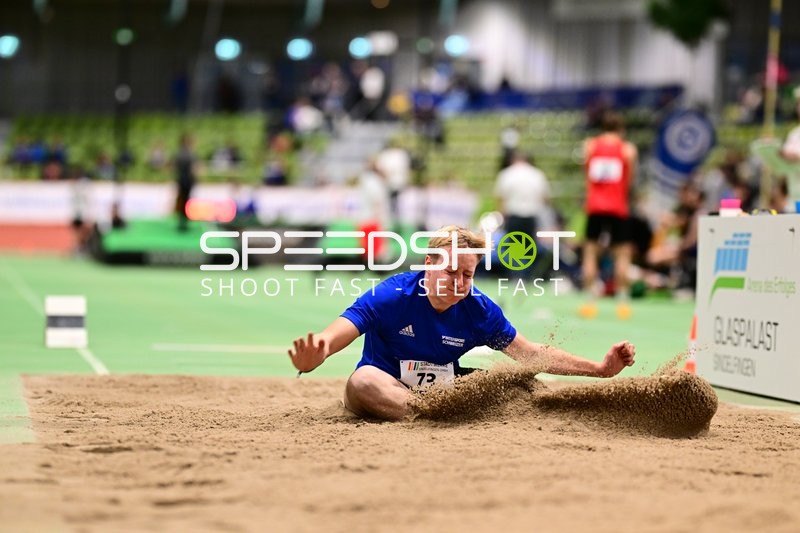 Weitsprung im Glaspalast