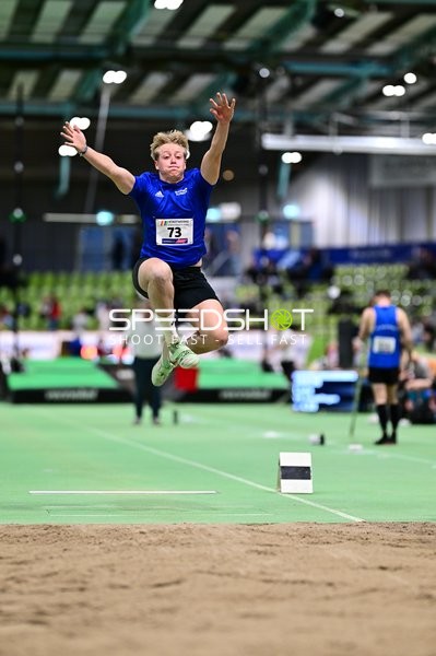 Startnummer 73 beim Weitsprung