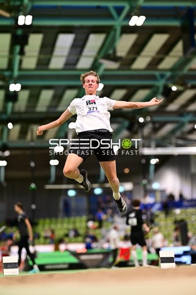 Startnummer 371 beim Sprung