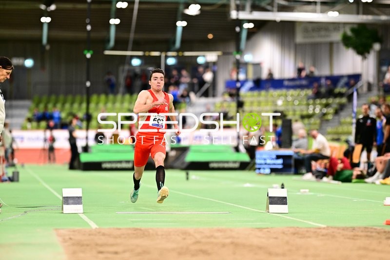 Startnummer 603 beim Weitsprung