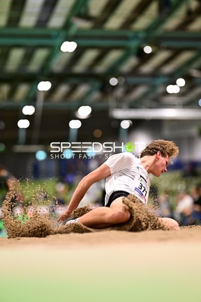 Athlet 371 beim Weitsprung