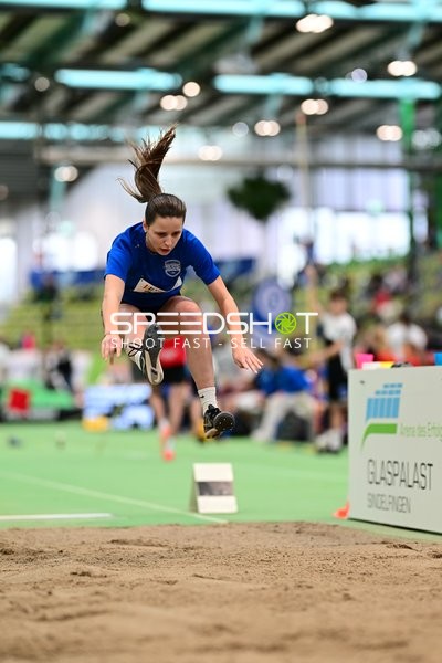 Weitsprung im Glaspalast