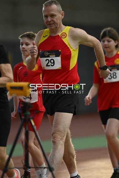 Athleten beim Aufwärmen in Erfurt