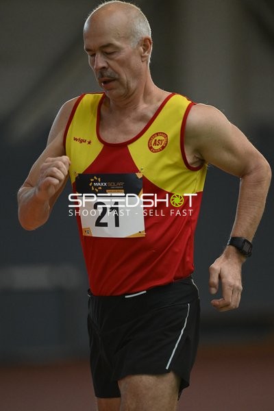 Athlet mit Startnummer 21 in Aktion