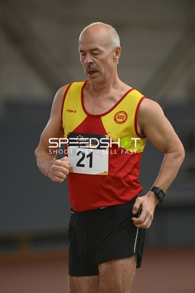 Athlet mit Startnummer 21 in Aktion