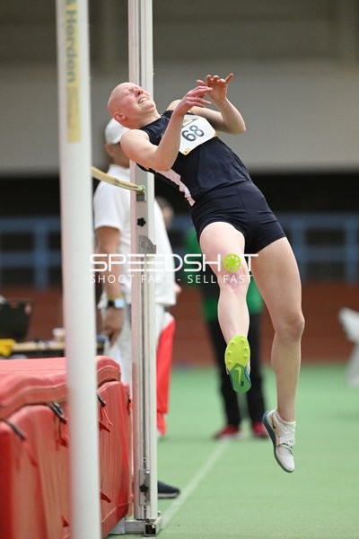 Athlet beim Hochsprung in Erfurt