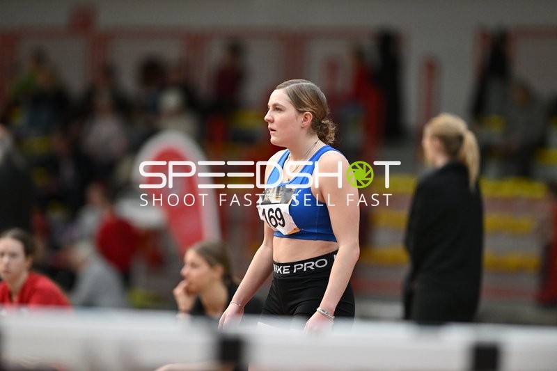 Athletin mit Startnummer 169 in Aktion