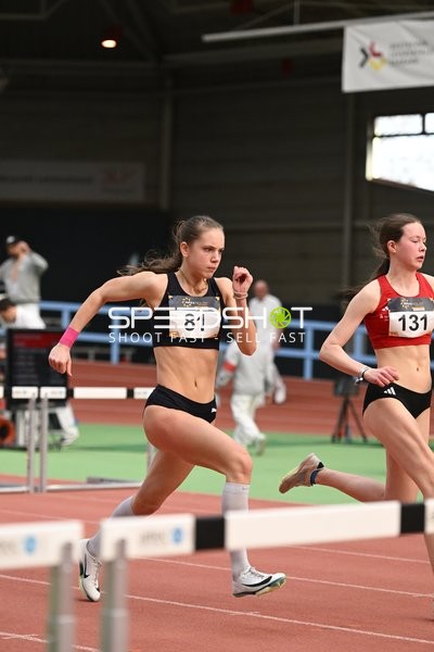 Athletinnen mit Startnummern 81 und 131 in Aktion