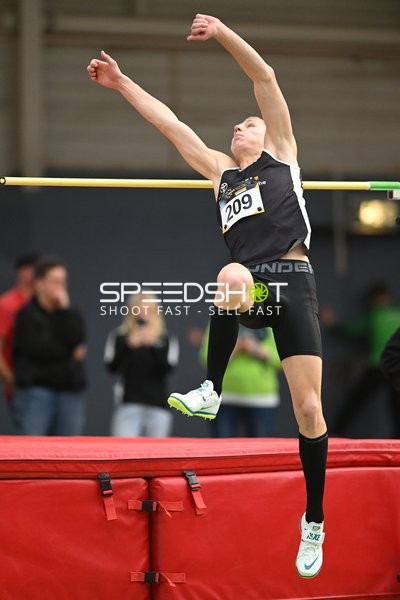 Athlet 209 beim Hochsprung