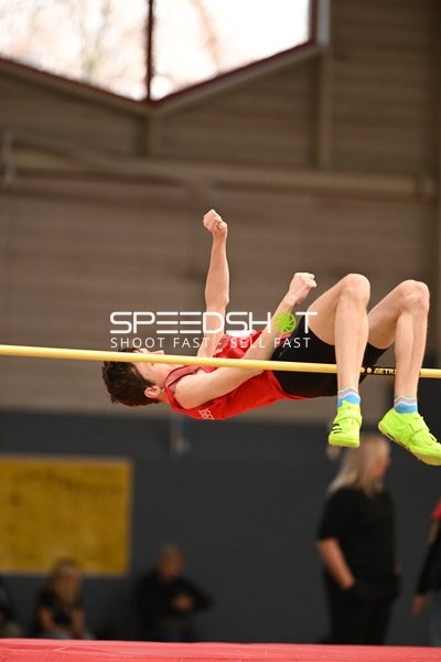 Athlet beim Hochsprung in Erfurt